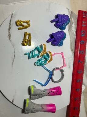 Monster High shoes, boots, sunglasses and belt lot see photos!